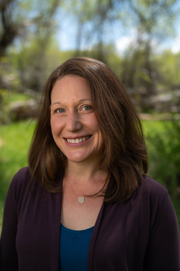 Elena Broaddus headshot