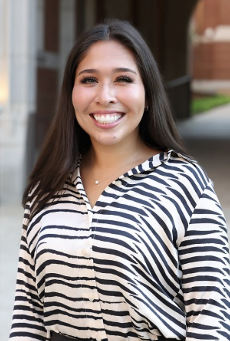 Julia Landivar Donato headshot